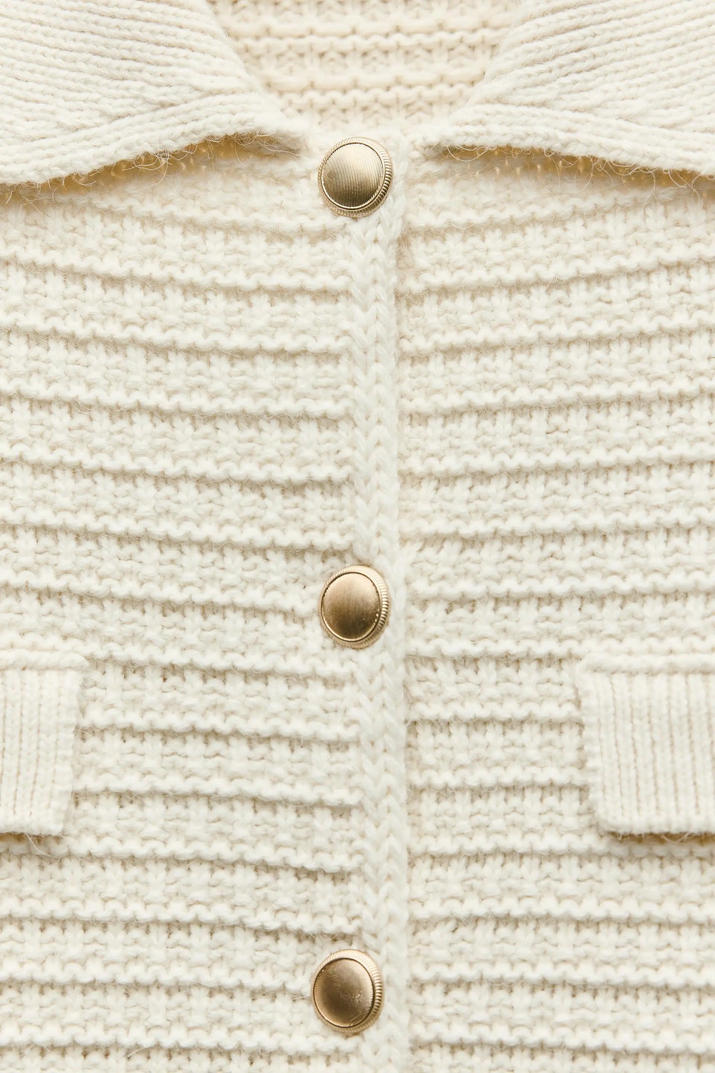 Damski kardigan z kołnierzem i kieszeniami z klapką